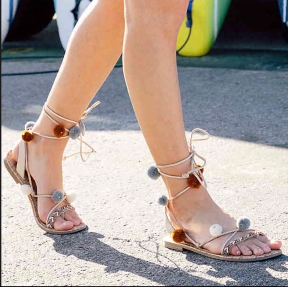 Circus by Sam Edelman Lace Up Pom Pom leather Sandals sz 8 like new cork sole